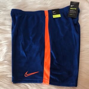 Men’s Nike Shorts, Size XL - Slim Fit